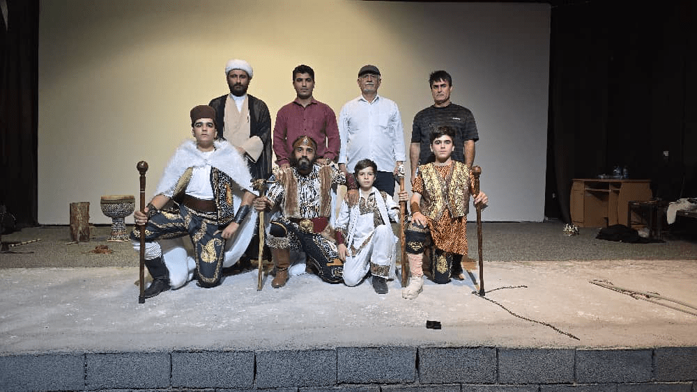 نمایش "زال و رستم" در بهمئی روی صحنه رفت